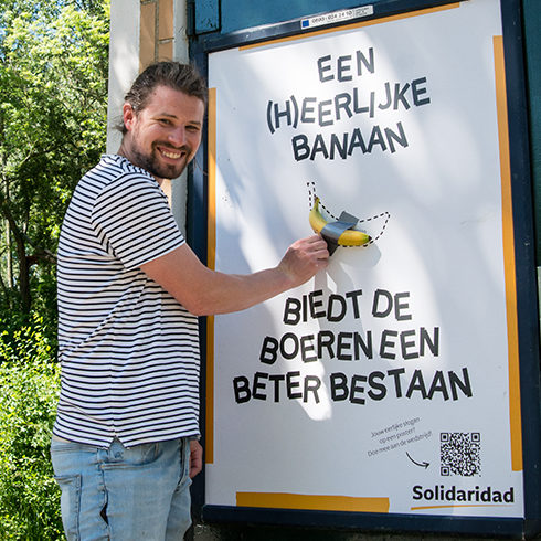 De Eerlijkste Slogan van Nederland - Posters met echte bananen