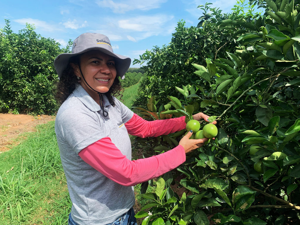 Sekna Coelho, Solidaridad ontwikkelingsvoorlichter op een sinaasappelplantage in Brazilië 