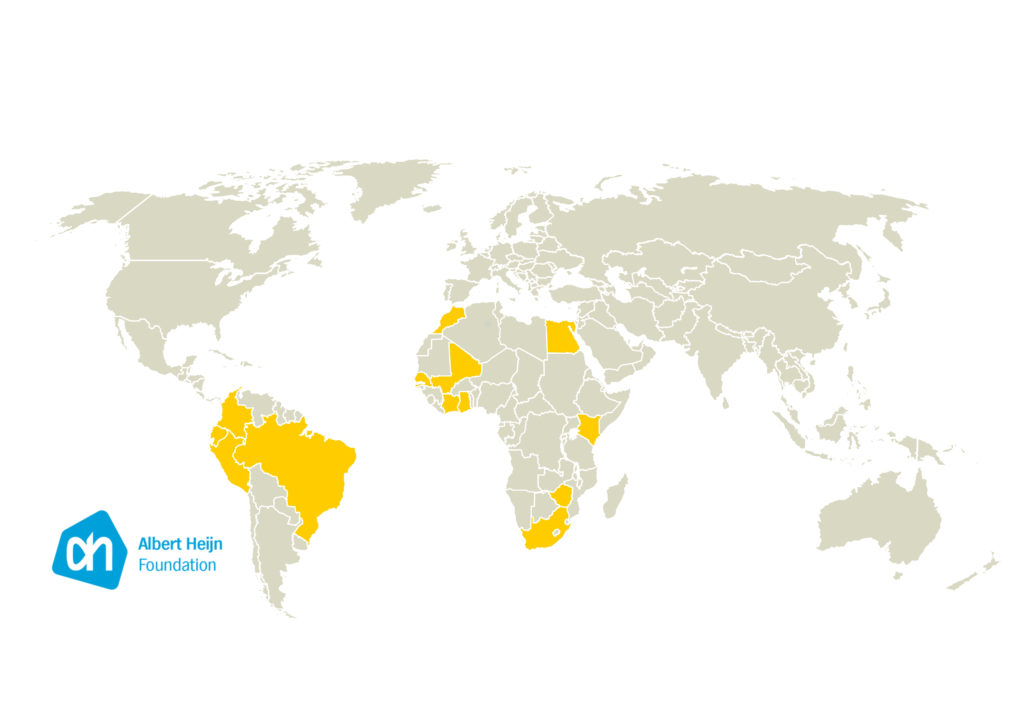 Kaart met 13 landen waar AHF en Solidaridad samenwerken met groente en fruitleveranciers. 